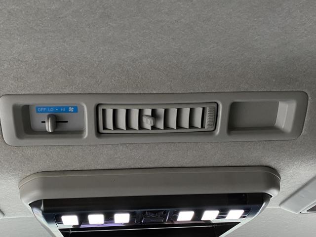 トヨタ ハイエースワゴン GLパワスラ LEDヘッド メモリーナビ フリップダウンモニターの画像13