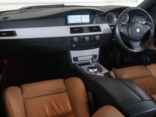 BMW M5 LCIモデル サクラムマフラー ベージュレザー フロントスポイラー ガラスサンルーフの画像11