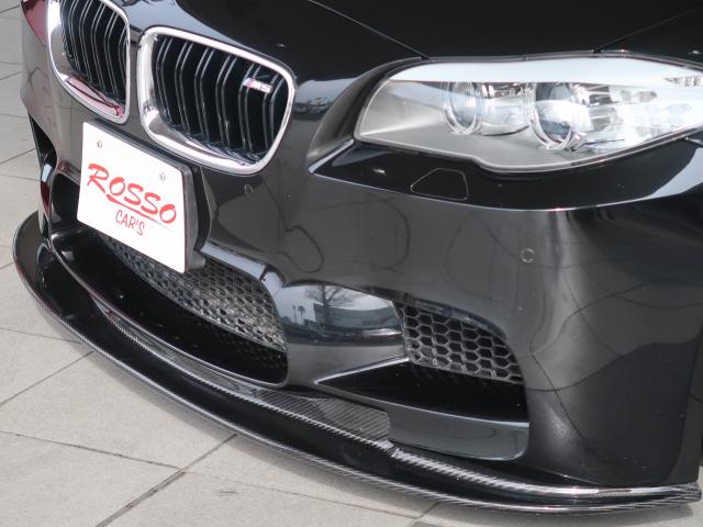 BMW M5 左ハンドル マフラー 3Dデザイン車高調 20インチアルミ ガラスサンルーフ レザーの画像9