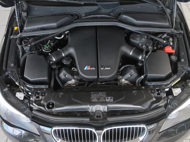 BMW M5 LCIモデル　ウッドパネル　コンフォートアクセス　ガラスサンルーフ　ブラックレザーの画像10