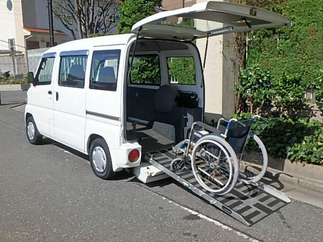 三菱 ミニキャブバン 福祉車両　ニールダウン式　スローパー車椅子移動車　８ナンバーの画像1