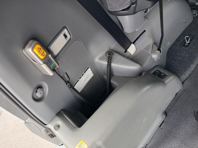 トヨタ VOXY 福祉車両 電動スロープ 電動固定式 キーレス ETC バックカメラ 7人乗りの画像12