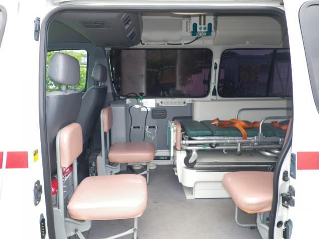 トヨタ グランビア 救急車 超低走行の画像10