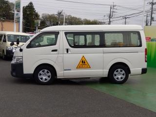 トヨタ ハイエースワゴン 2.7ガソリン車 幼児バス 大人2人幼児12人の画像2