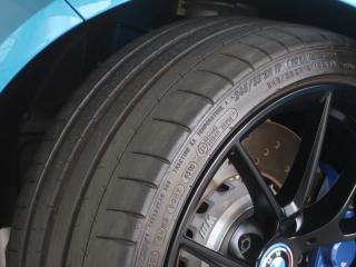 BMW M2 クーペ M DCTドライブロジック　ガラスサンルーフ　M Performance 19インチアルミ　ＬＣＩテール　インテリジェントセーフティの画像9