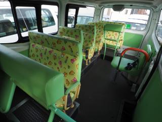 日産 NV350キャラバン 幼児バス　園児バス　スクールバス　大人２名　幼児１２名　普通免許　３ナンバー登録　オートステップ　非常口　バックモニターの画像2