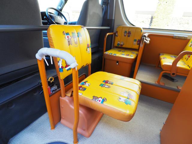 トヨタ ハイエースワゴン 幼児バス 園児バス スクールバス 乗車定員大人4名幼児16名 オートステップ 非常口 中型免許が必要ですの画像9