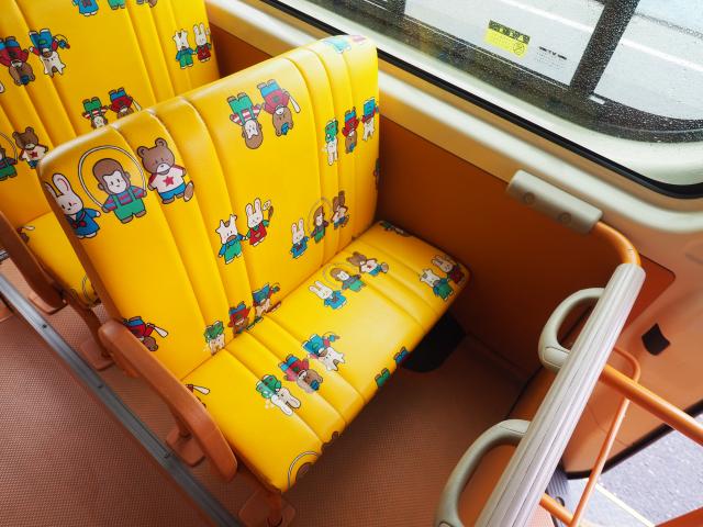 トヨタ ハイエースワゴン 幼児バス　スクールバス　園児バス　大人２名幼児１２名乗り　非常口　オートステップ　ダブルエアコン　ダブルヒーター　普通免許　３ナンバー登録の画像9