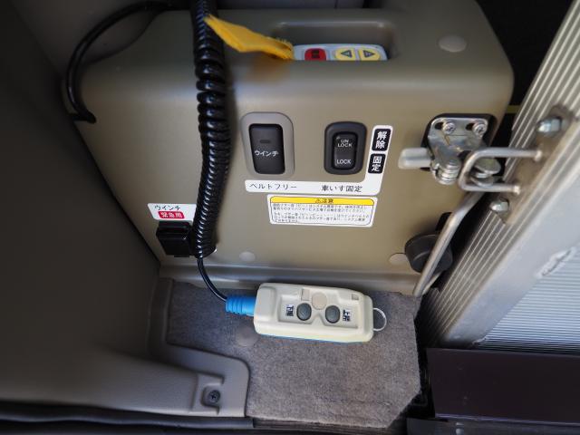 スバル ディアスワゴン 福祉車両　スローパー　リヤシート付仕様　車いす１名　電動ウインチ付き　オートエアコン　リヤーヒーター付き　ターボ車の画像13